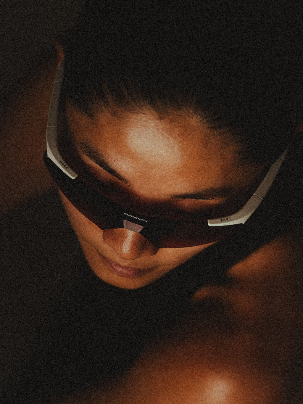 Sports goggles