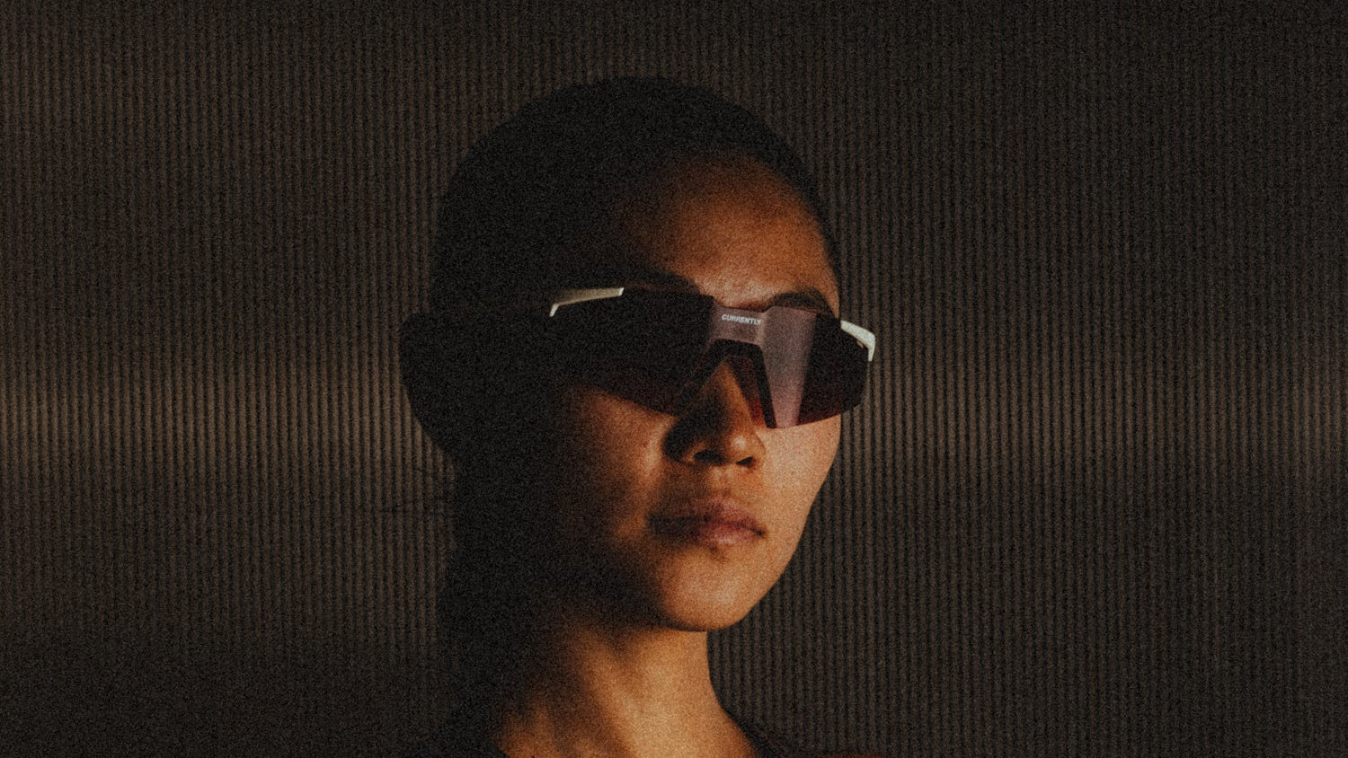 Sports goggles